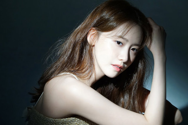 SNSD YoonA Big Issue Behind Pictures