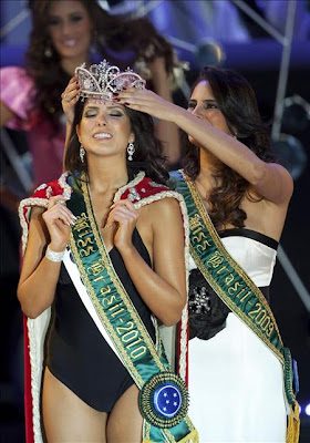 Debora Moura Lyra: Miss Brazil Universe 2010