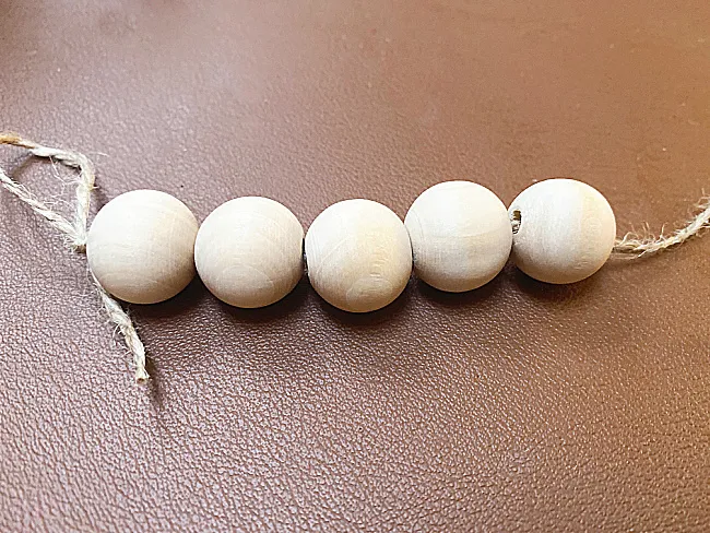 5 wooden beads