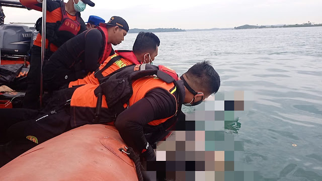 Tim SAR Gabungan Temukan Dua Korban Kapal yang Tenggelam di Perairan Kabil