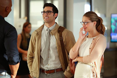 Photo of Melissa Benoist and Tyler Hoechlin in Supergirl Season 2