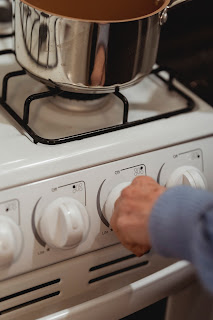 A pot on a stove | Water filter pitchers