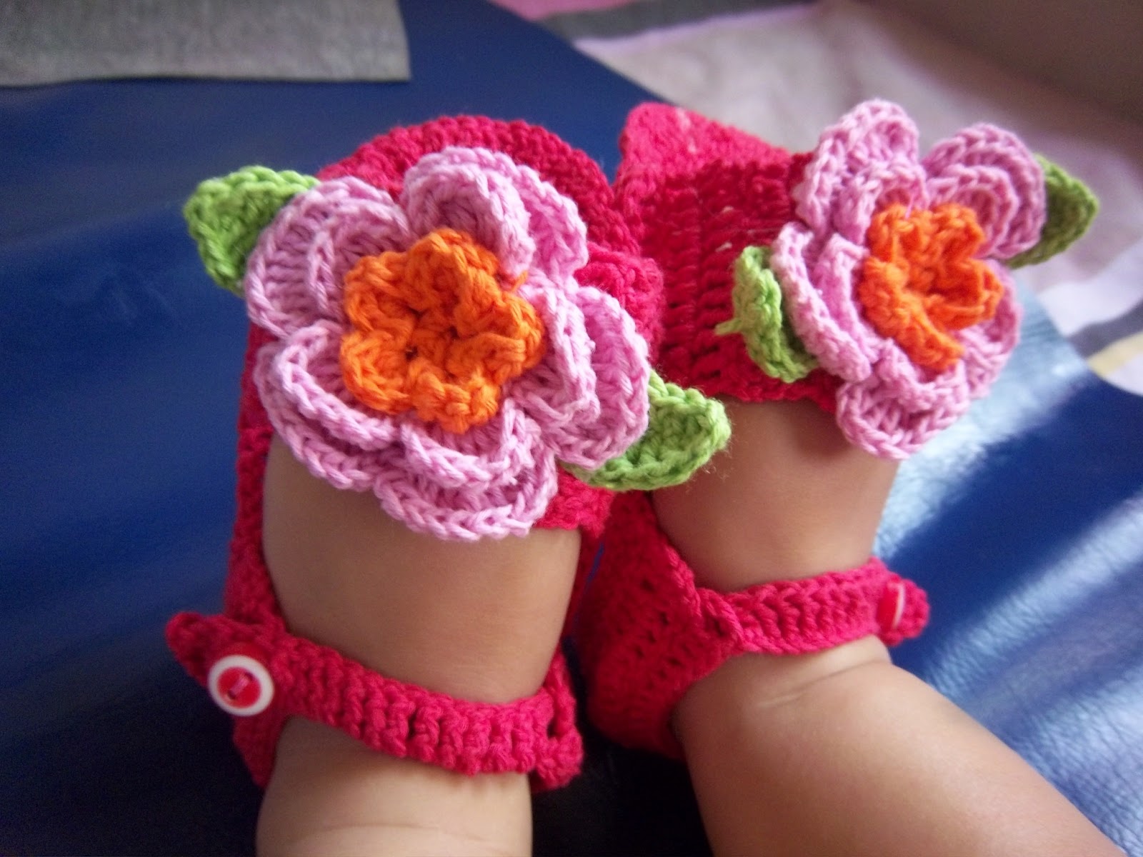 RUMAH RAJUT WISANGGENI-SOLO: Sepatu Rajut Baby-baby booties