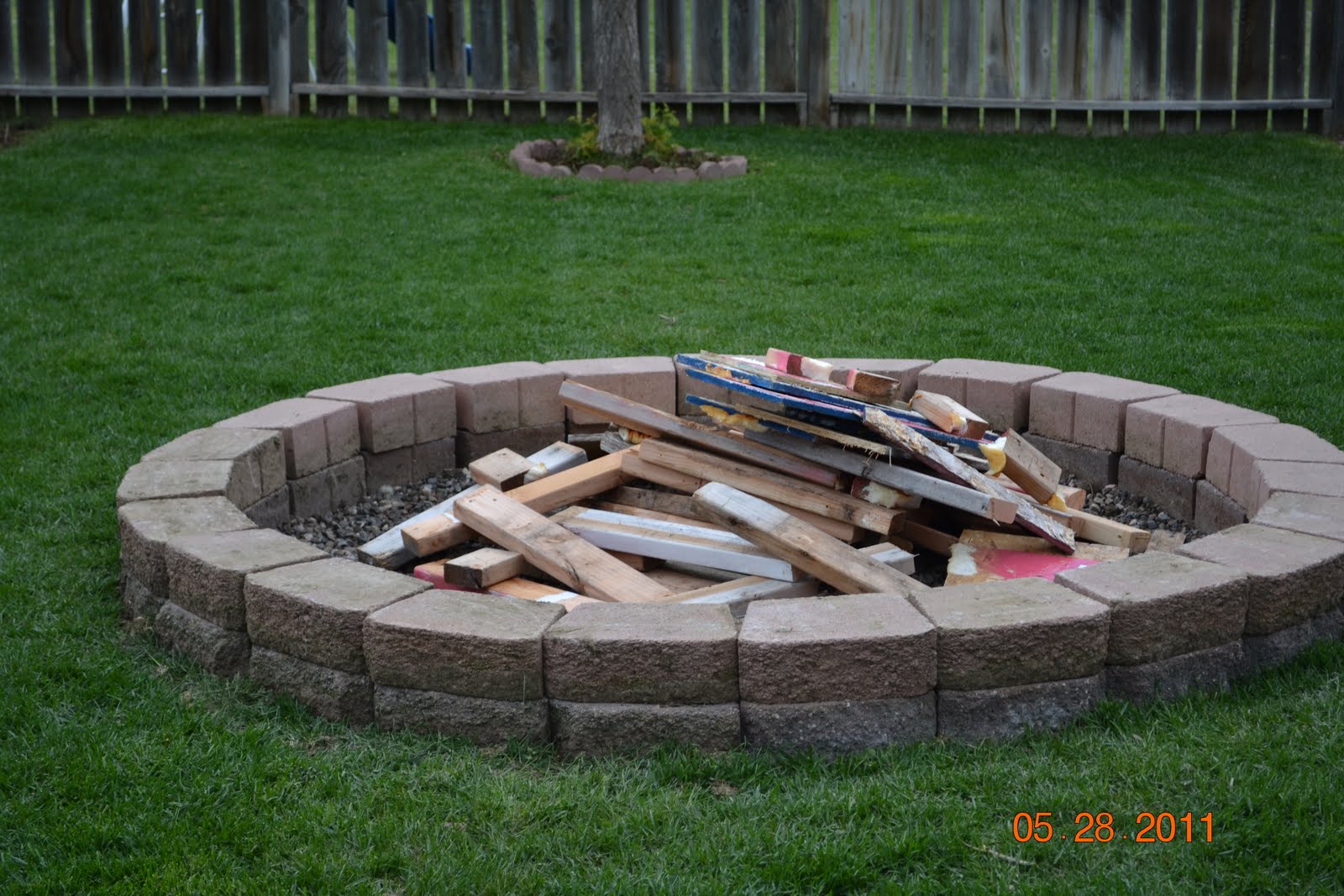 Backyard With Fire Pit Landscaping Ideas