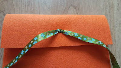 Felt envelope clutch with ribbon closure tutorial