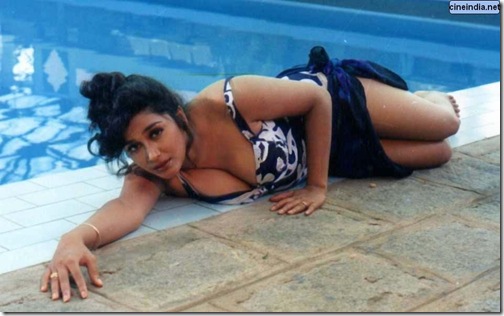 madhuri-dixit-hotest-pictures-2