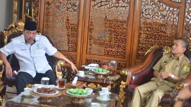 
Dr. H. Andi Jamaro Dulung Silaturrahmi di Sinjai

