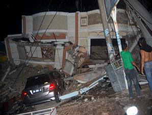 Foto-dan-jumlah-korban-gempa-Padang-sumatra-Barat