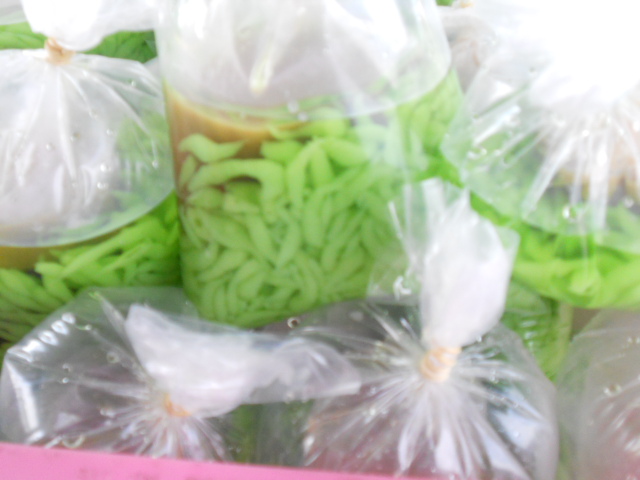 In and out.: gerai kuih gong kapas