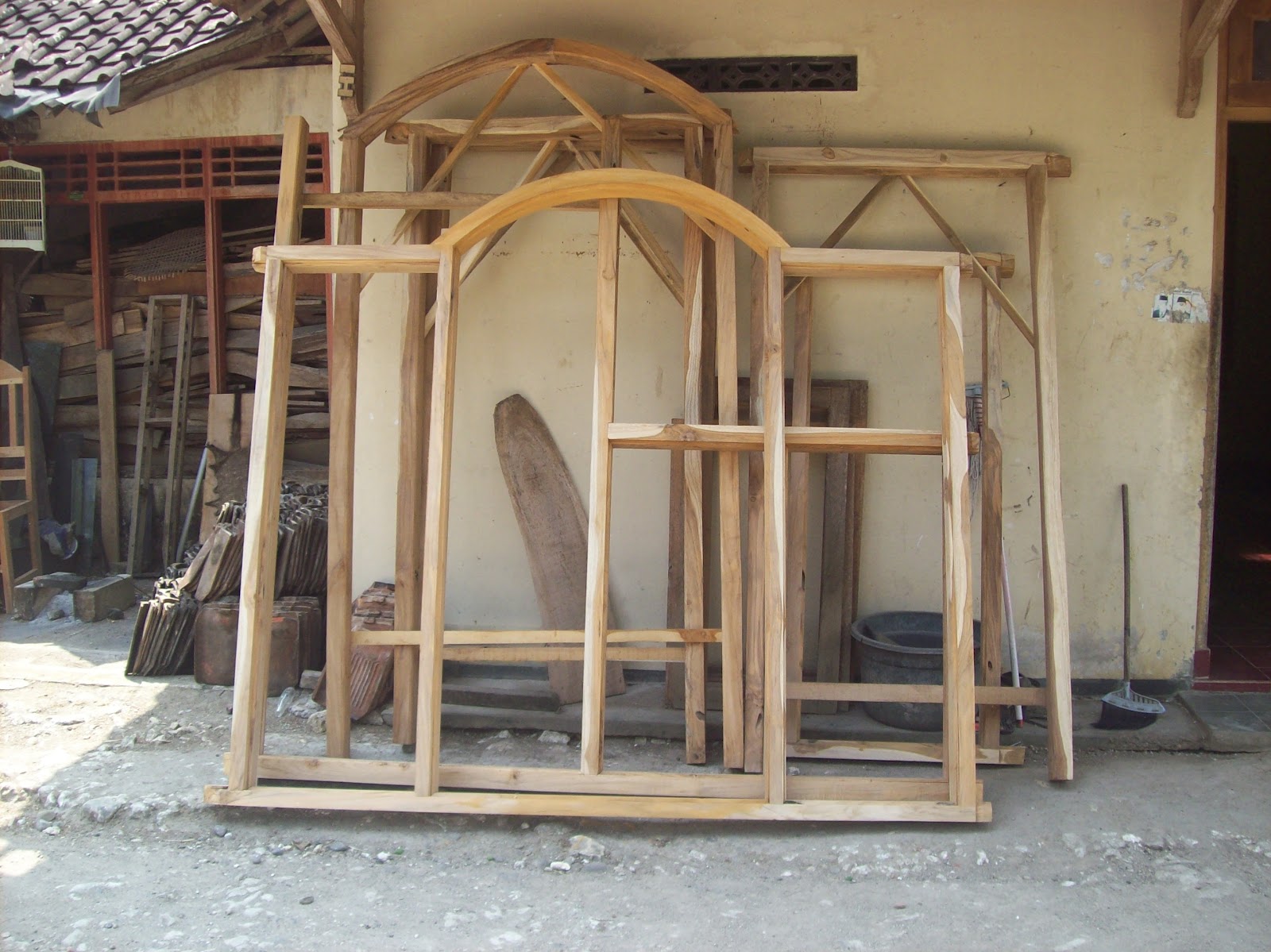 MULYA JATI FURNITURE Gawang pintu rumah berbahan kayu jati 