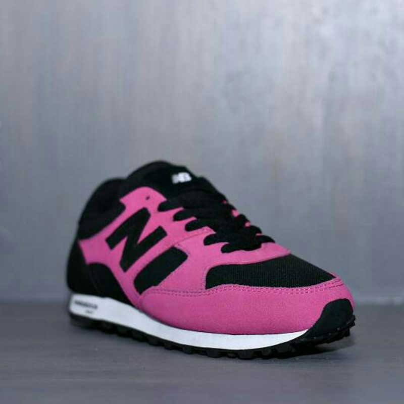 Sepatu  Olahraga New Balance Wanita NBW 001 Omsepatu com