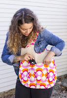 http://www.robertkaufman.com/quilting/quilts_patterns/go_anywhere_bag/