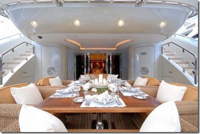 Os  interiores de luxuosos iates 13