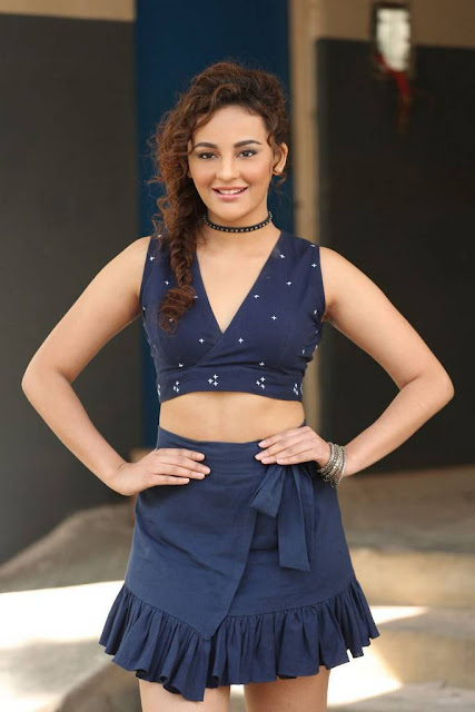 Seerat Kapoor hot pics in short dress