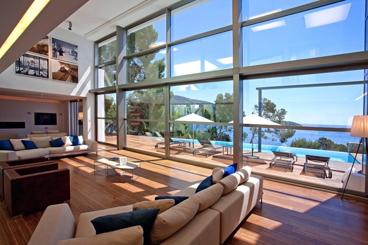 Living room in Modern mansion on the cliffs of Mallorca 