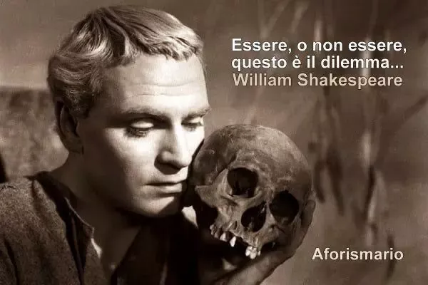 Foto di Laurence Olivier con teschio nel film Hamlet