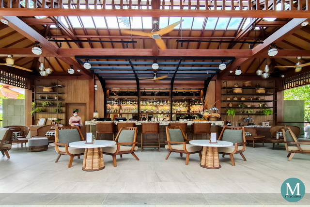 De Bale Bar and Lounge at The Laguna Resort Nusa Dua, Bali