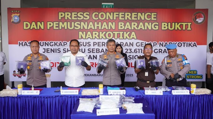 Polda Riau Amankan 23,6 Kilogram Shabu dari Tujuh Orang Tersangka Jaringan Internasional
