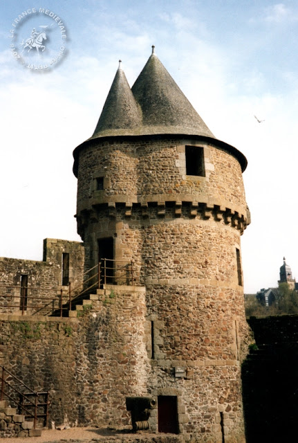 FOUGERES (35) - Château-fort (XIIe-XVe siècles)