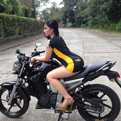 Wow! Cewek Motor Sexy Dan Hot Banget! - Ada Yang Asik