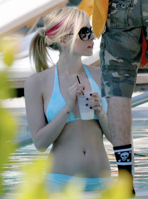 Avril Lavigne Candid Bikini Pictures