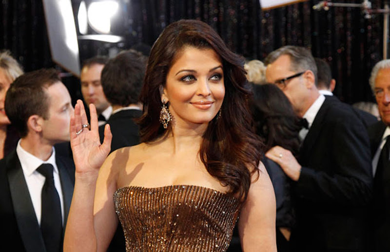Aishwarya Rai at Oscar Awards sexy stills