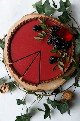 Weddings are beautiful. No doubt about that. It’s your day to share your unique style with close friends, family, and the occasional wedding crasher - weddings ideas - wedding planning ideas - partial wedding planning K'Mich Philadelphia PA - https://nirvanacakery.com/beetroot-hibiscus-tart/