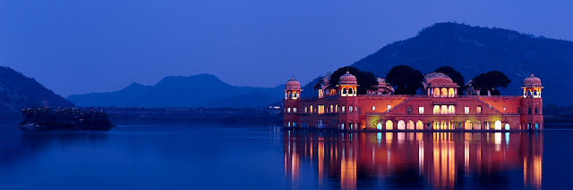 Amazing night fortress in Jaipur