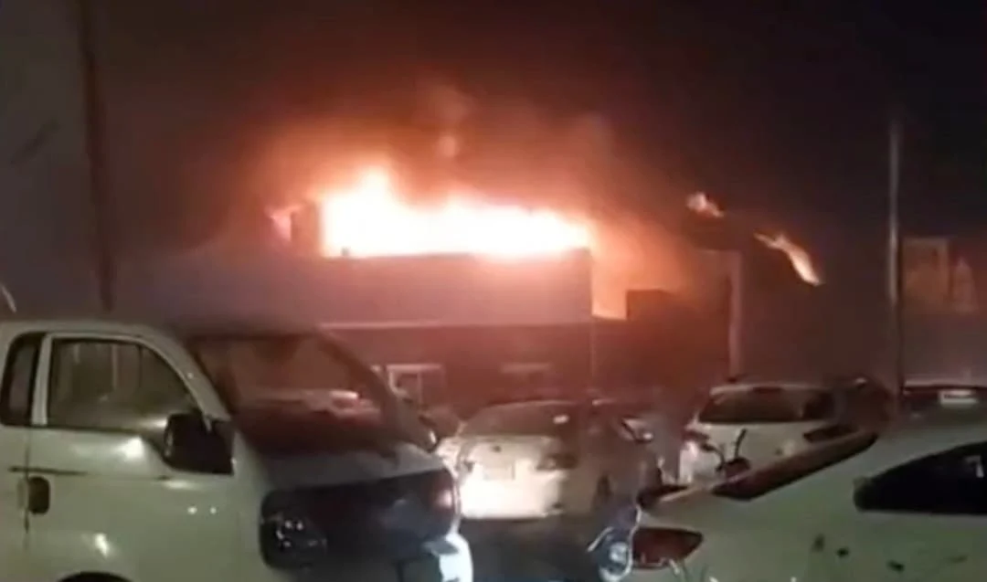 حريق ضخم في حفل زفاف عراقي يودي بحياة أكثر من 100 شخص وإصابة 150أخربن(فيديو)