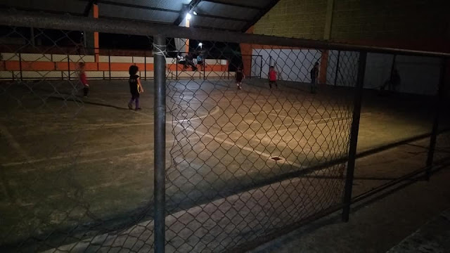 Telhado de Ginásio no centro de Tutóia oferece risco a crianças que praticam esporte