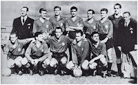 SELECCIÓN DE ESPAÑA. Temporada 1949-50. Dr. Cabot (médico), Gonzalvo II, Puchades, Antúnez, Gabriel Alonso, Gonzalvo III, Ignacio Eizaguirre, Benito Díaz (entrenador); Basora, Rosendo Hernández, Zarra, Igoa y Gaínza. SELECCIÓN DE ESTADOS UNIDOS 1 SELECCIÓN DE ESPAÑA 3. Domingo 25/06/1950, 15:00 horas. IV Copa del Mundo Brasil 1950, fase fina, 1ª fase de grupos, Grupo II, partido 1. Curitiba, Brasil, estadio Durival de Brito. GOLES: 1-0: 17’, John Souza. 1-1: 81’, Igoa. 1-2: 84’, Basora. 1-3: 89’, Zarra.