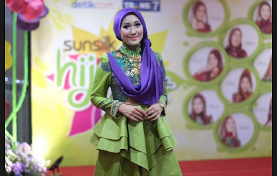 Busana Muslim Dian Pelangi