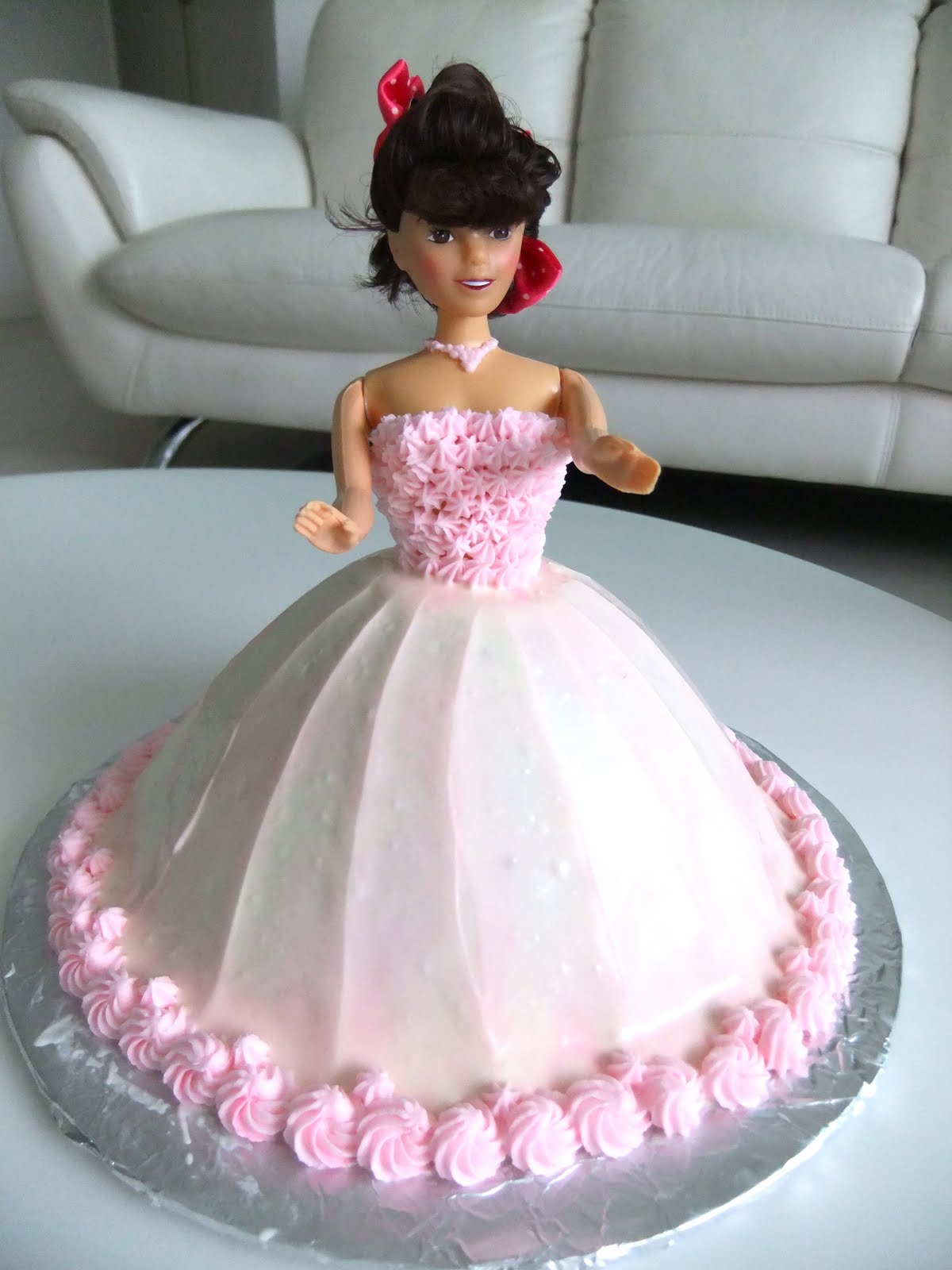 Prayers, Hugs & Diapers: Princess Doll Cake