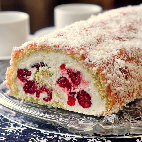 Billot Log Cake a.k.a. Raspberry Buttercream Log