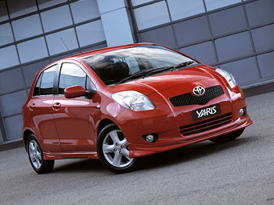 2011 Toyota Yaris front side view