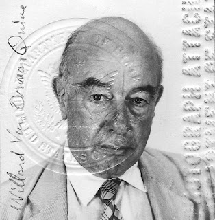 Willard Van Orman Quine pasaport fotoğrafı