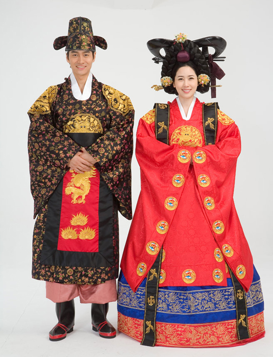 fashionita HANBOK Busana Tradisional  Korea 