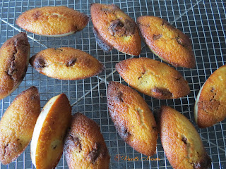 FINANCIER AU CITRON ET ECLATS DE NOISETTES CHOCOLATÉS