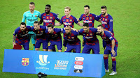 F. C. BARCELONA. Temporada 2019-20. Neto, Umtiti, Luuk De Jong, Busquets, Piqué. Messi, Griezmann, Sergi Roberto, Arturo Vidal, Luis Suárez y Jordi Alba. F. C. BARCELONA 2 CLUB ATLÉTICO DE MADRID 3. 09/01/2020. Supercopa de España, semifinal. Yeda, Arabia Saudí, estadio King Abdullah, 58.410 espectadores. GOLES: 0-1: 47’, Koke. 1-1: 51’, Messi. 2-1: 60’, Griezmann. 2-2: 81’, Morata, de penalti. 2-3: 88’, Ángel Correa.