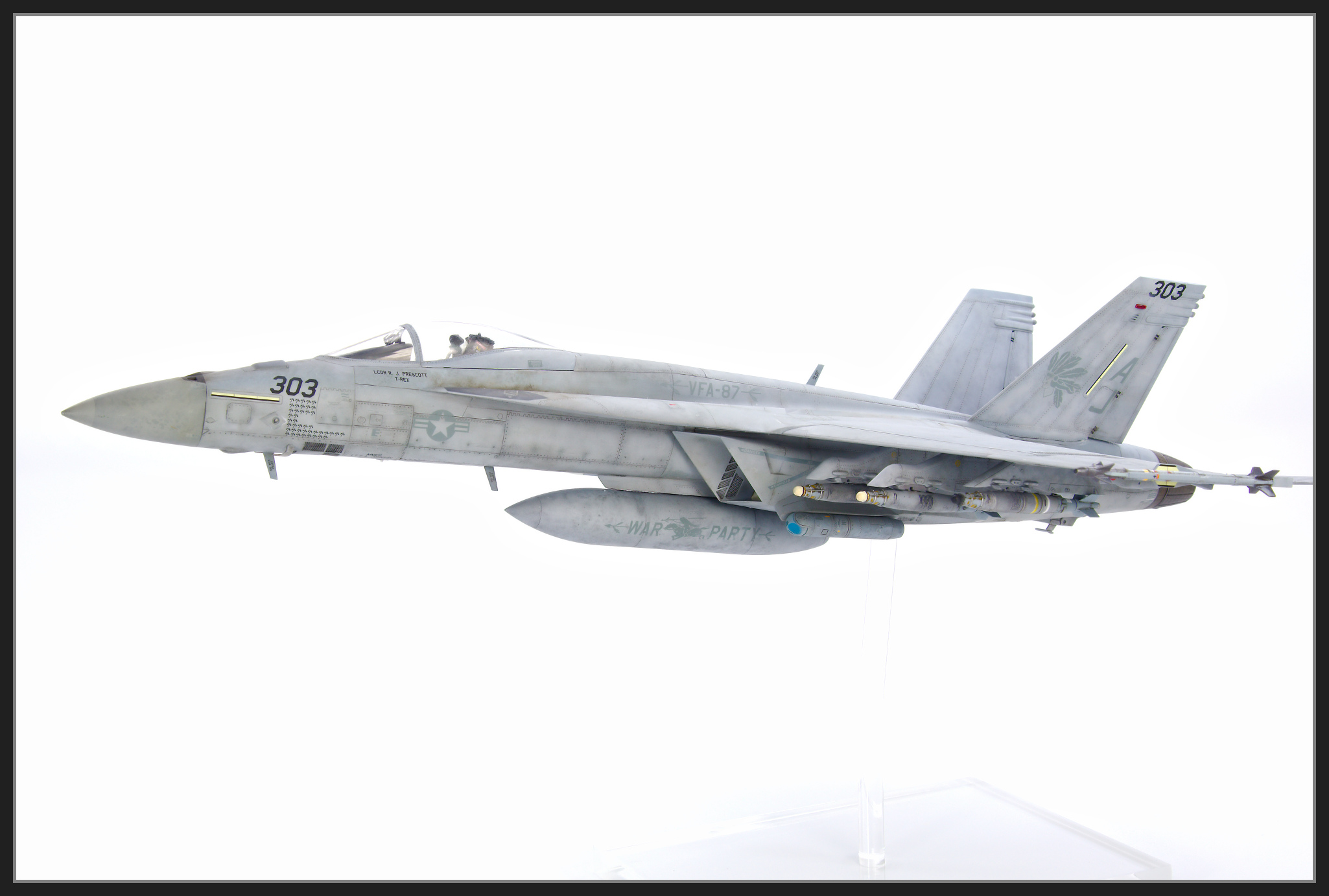F_A-18E-75.jpg