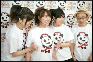 Meremas Payudara Untuk Kampanye Anti Aids Di Jepang [ www.BlogApaAja.com ]