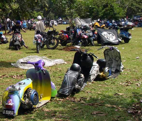 Dunia Modifikasi: Galeri Modifikasi Motor Vespa Ceper 