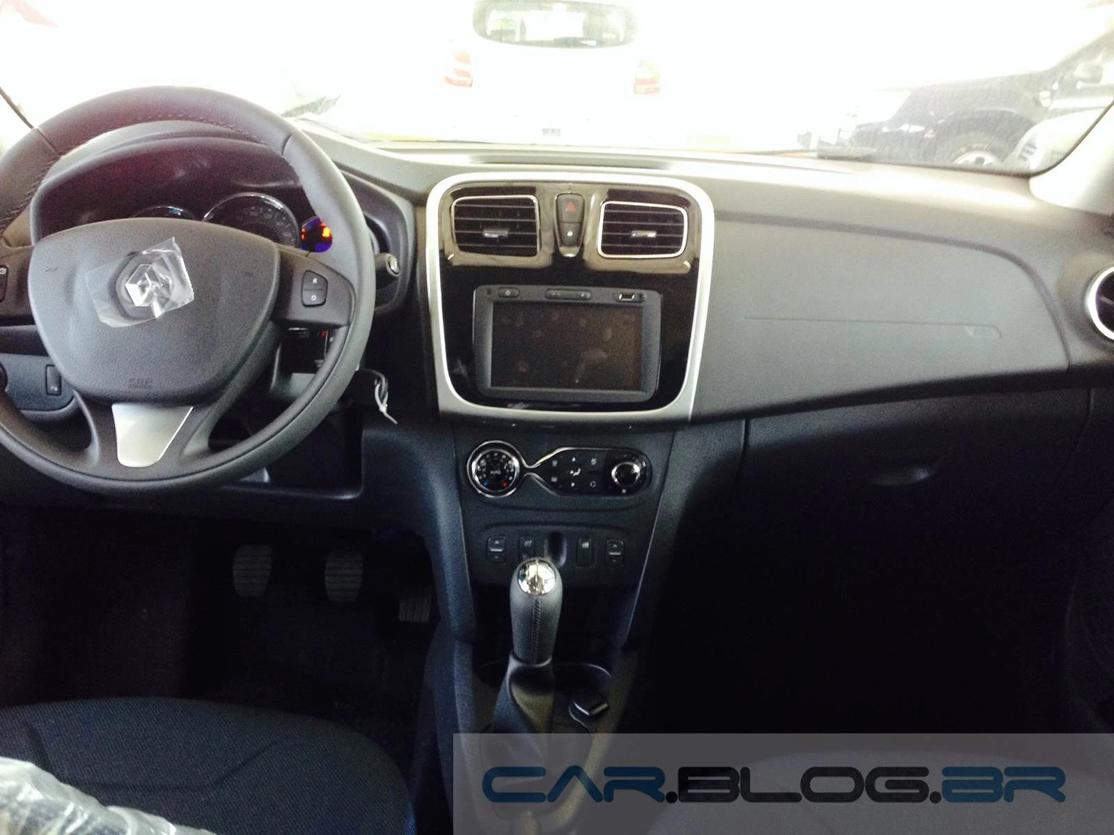 Novo Renault Sandero 2015 - interior