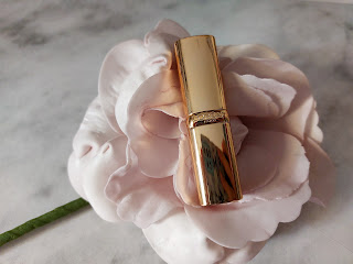 Review L'Oreal Colour Riche lipstick