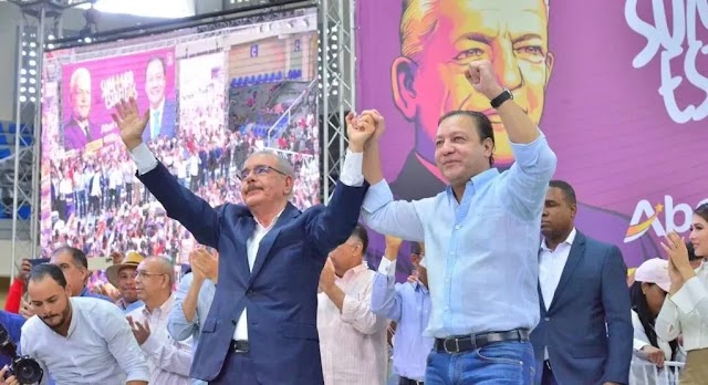 Abel y Danilo inician caravana que tocará cuatro provincias 