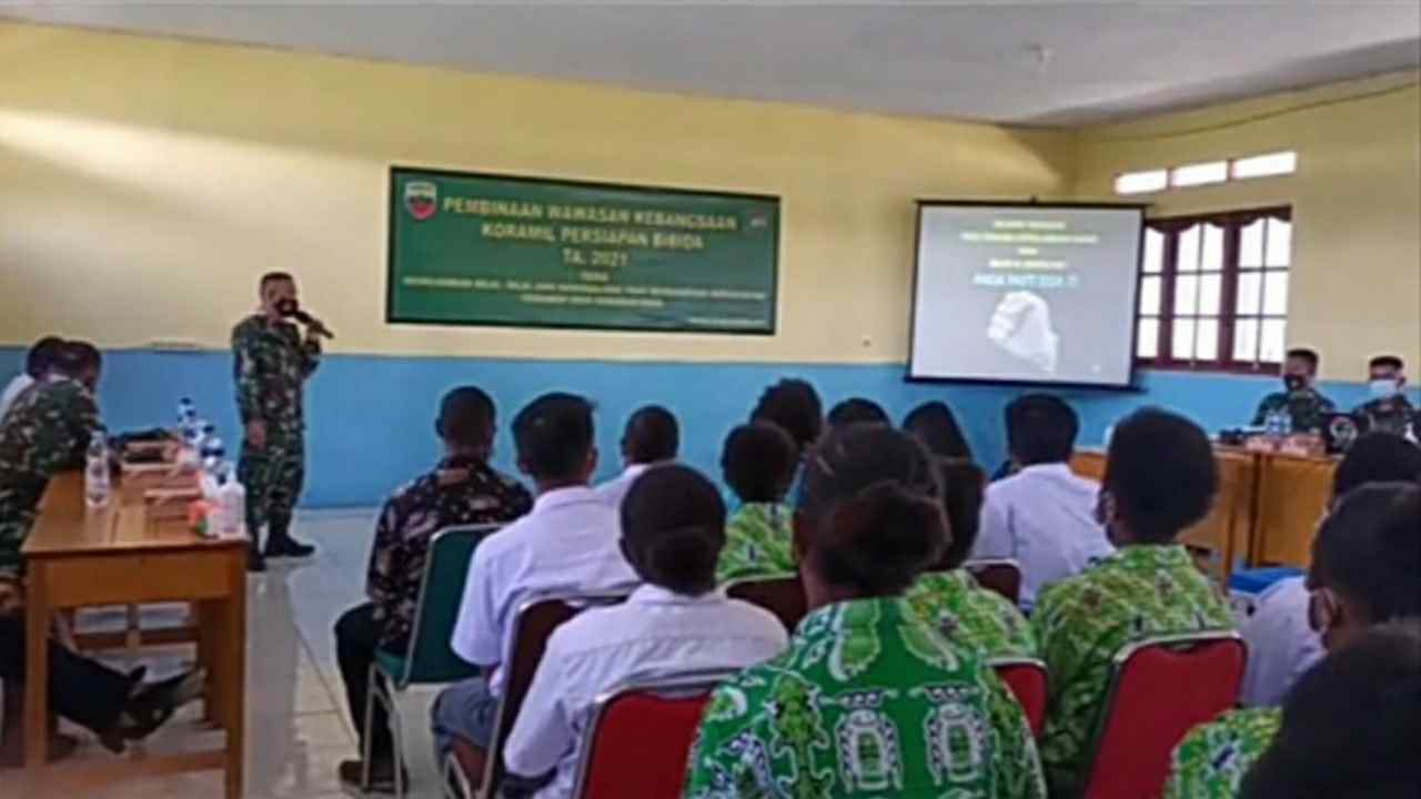 Satgas Teritorial Kodam I/BB Berikan Wawasan Kebangsaan Kepada Siswa Sekolah di Paniai Papua