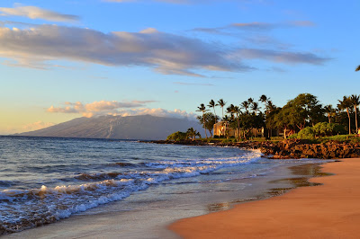 Glorious sunset at Wailea Beach in Maui - www.curiousadventurer.blogspot.com