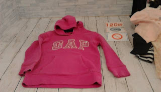 中古品　子供服　ＧＡＰ　ピンク　長袖アウター　１２０㎝　１００円