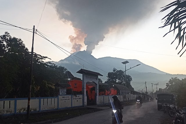 Alerta máximo na Indonésia por erupção do vulcão Lewotobi Laki-Laki