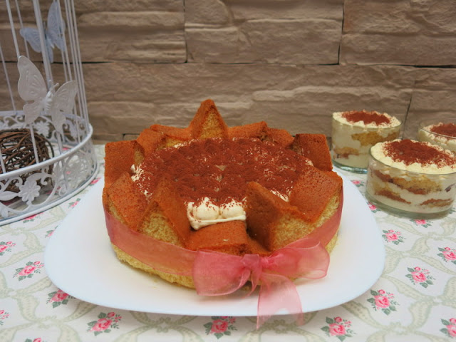 CHARLOTA Y VASITOS TIRAMISÚ DE PANDORO